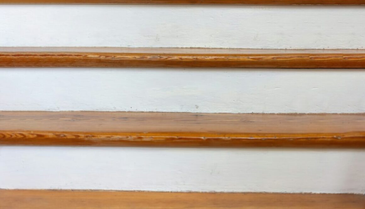 Wie nennt man die erste Stufe einer Treppe?